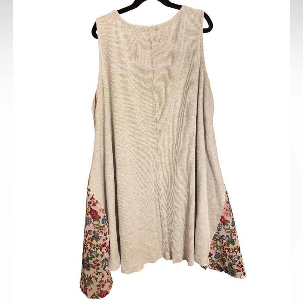 Judith March Cream Tank with Teal Camper Graphic - Picture 2 of 5